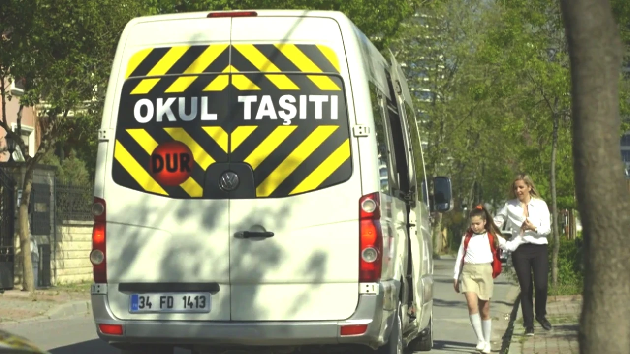 Veliler ve Çalışanlar Tedirgin: Servis Ücretlerinde Önemli Karar Yolda!